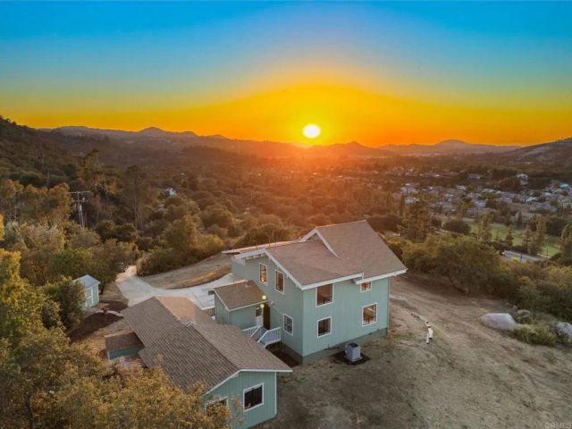 14621 Woods Valley Road, Valley Center, CA 92082