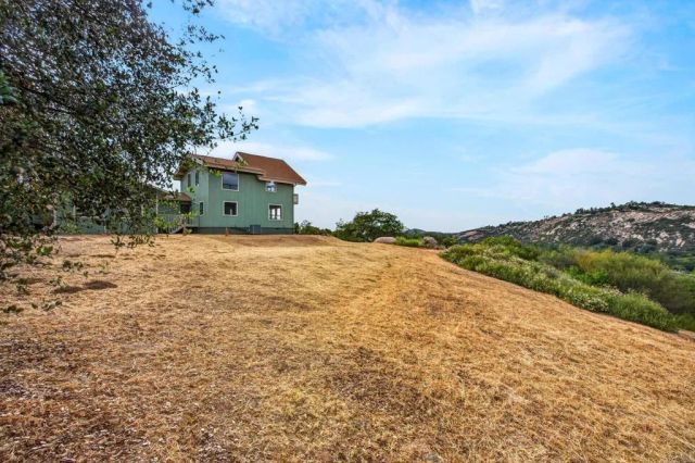 14621 Woods Valley Road, Valley Center, CA 92082
