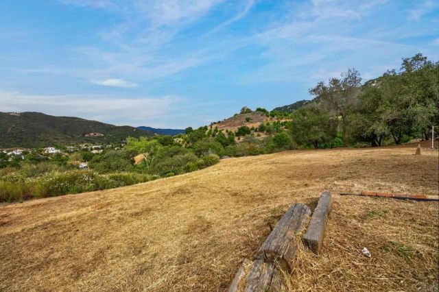 14621 Woods Valley Road, Valley Center, CA 92082