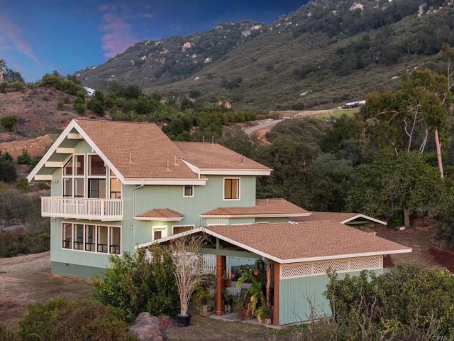 14621 Woods Valley Road, Valley Center, CA 92082