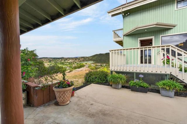14621 Woods Valley Road, Valley Center, CA 92082