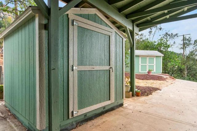 14621 Woods Valley Road, Valley Center, CA 92082