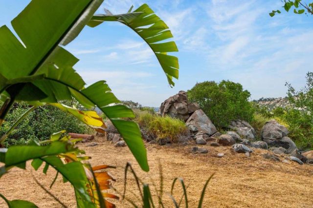 14621 Woods Valley Road, Valley Center, CA 92082