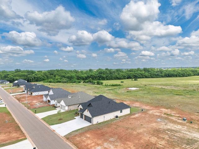 219 Outlander Way, Shawnee, OK 74804