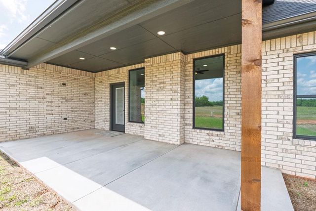 219 Outlander Way, Shawnee, OK 74804