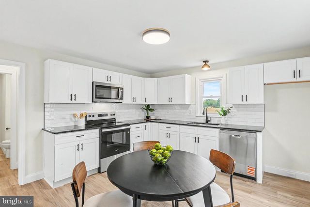 179 N WOLF ST, Manheim, PA 17545