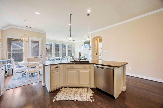 931 Abelia Avenue, Richmond, TX 77406