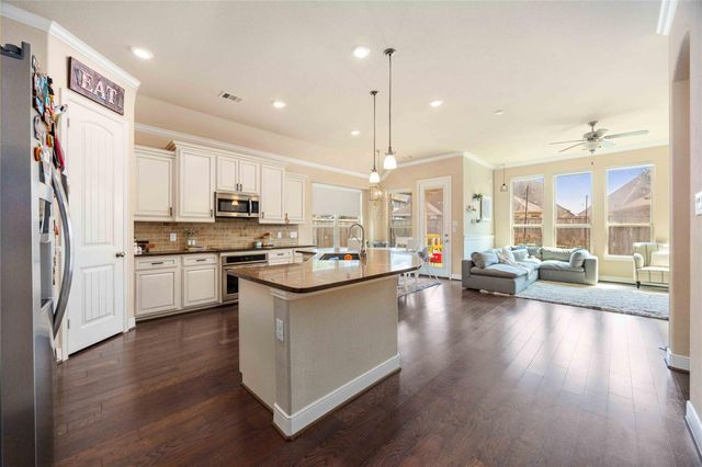 931 Abelia Avenue, Richmond, TX 77406