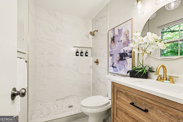 2546 Candler Woods Drive, Decatur, GA 30032