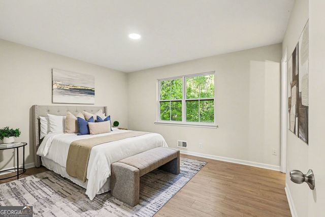 2546 Candler Woods Drive, Decatur, GA 30032