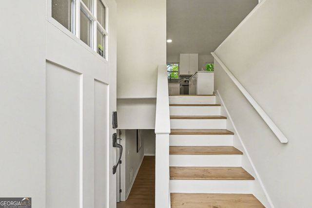 2546 Candler Woods Drive, Decatur, GA 30032