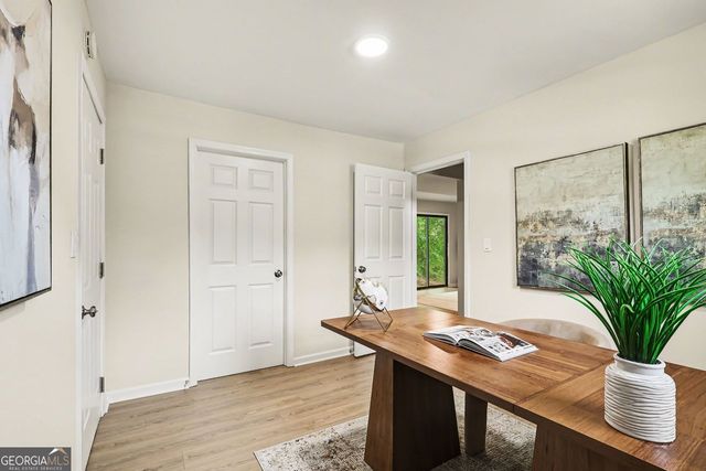 2546 Candler Woods Drive, Decatur, GA 30032