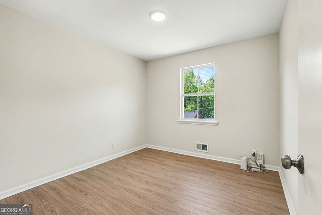 2546 Candler Woods Drive, Decatur, GA 30032