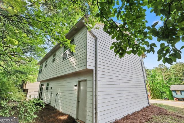 2546 Candler Woods Drive, Decatur, GA 30032