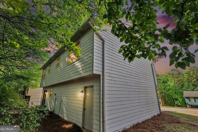 2546 Candler Woods Drive, Decatur, GA 30032