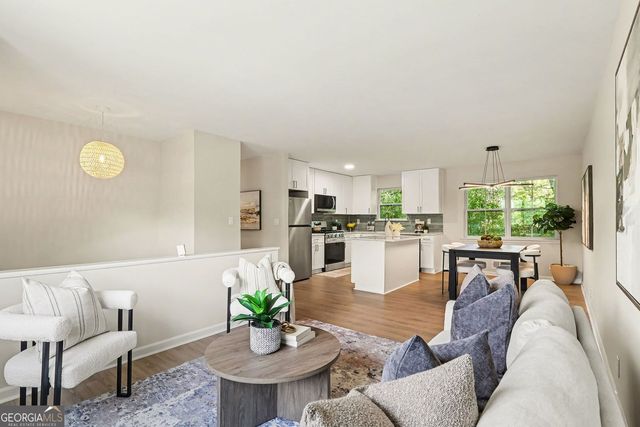 2546 Candler Woods Drive, Decatur, GA 30032