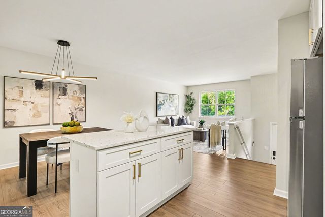 2546 Candler Woods Drive, Decatur, GA 30032