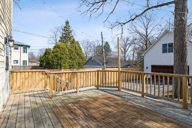 1297 Edgewood Road, Lake Forest, IL 60045