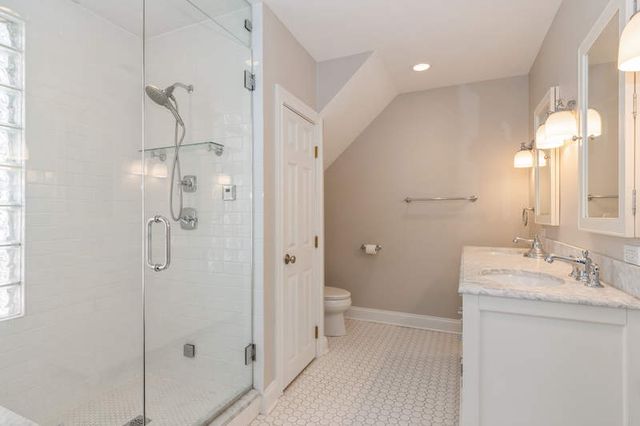 1297 Edgewood Road, Lake Forest, IL 60045