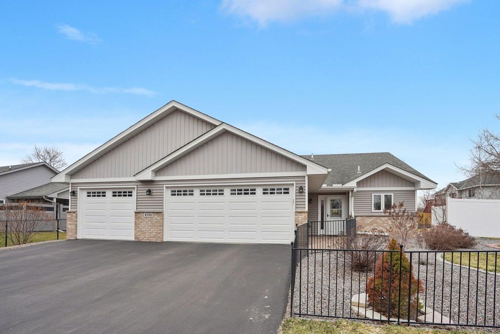 1076 244th Avenue NE, East Bethel, MN 55005