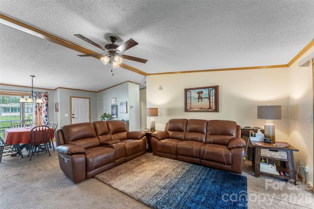 208 Red Birch Court, Hendersonville, NC 28739