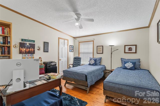 208 Red Birch Court, Hendersonville, NC 28739