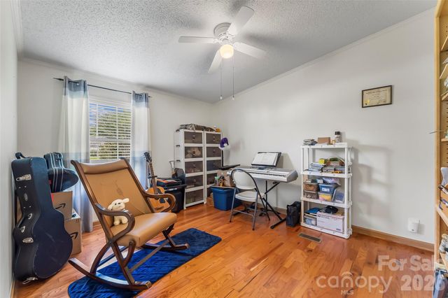 208 Red Birch Court, Hendersonville, NC 28739