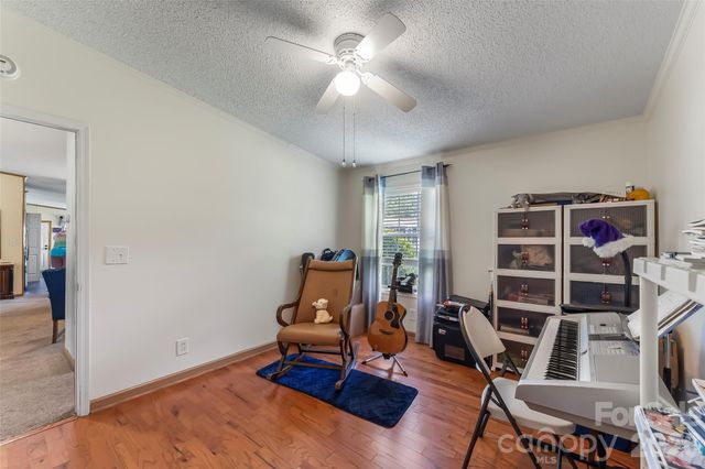 208 Red Birch Court, Hendersonville, NC 28739