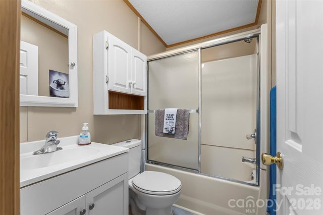 208 Red Birch Court, Hendersonville, NC 28739