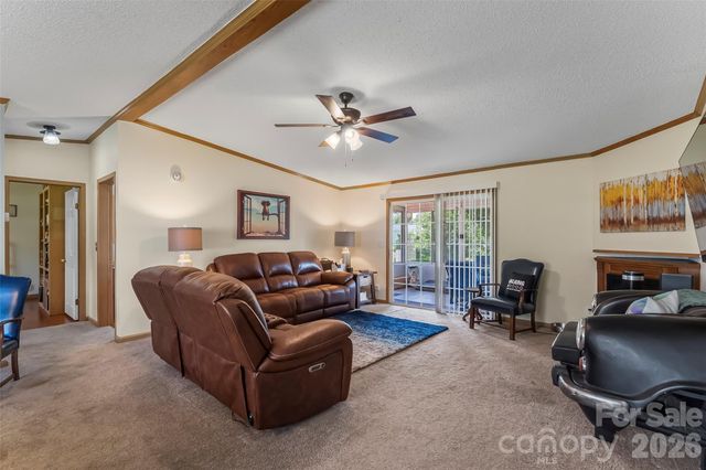 208 Red Birch Court, Hendersonville, NC 28739
