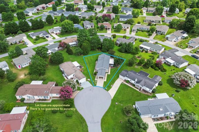 208 Red Birch Court, Hendersonville, NC 28739