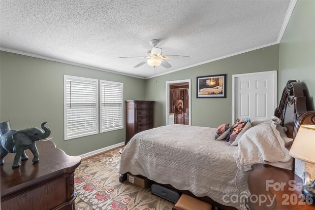 208 Red Birch Court, Hendersonville, NC 28739
