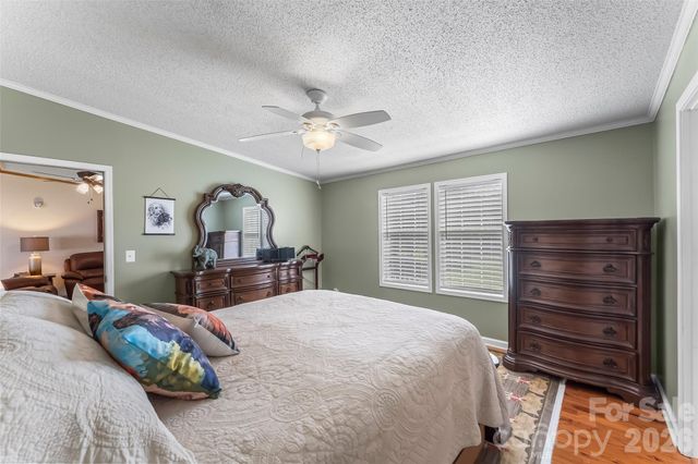 208 Red Birch Court, Hendersonville, NC 28739