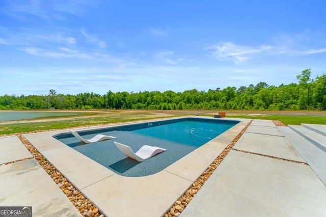 1457 Paris Avenue, Swainsboro, GA 30401