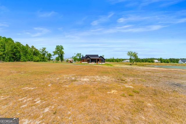1457 Paris Avenue, Swainsboro, GA 30401