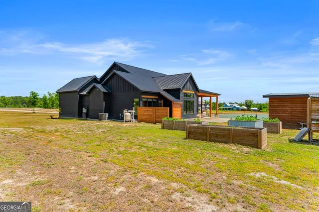 1457 Paris Avenue, Swainsboro, GA 30401