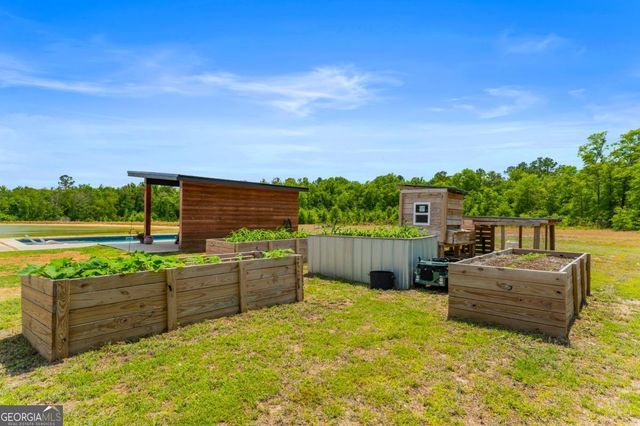 1457 Paris Avenue, Swainsboro, GA 30401