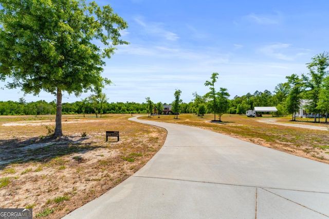 1457 Paris Avenue, Swainsboro, GA 30401