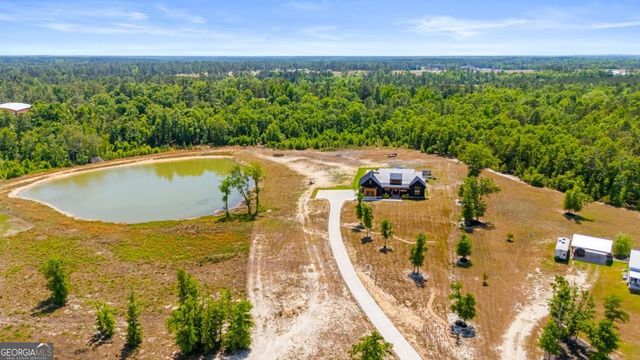 1457 Paris Avenue, Swainsboro, GA 30401