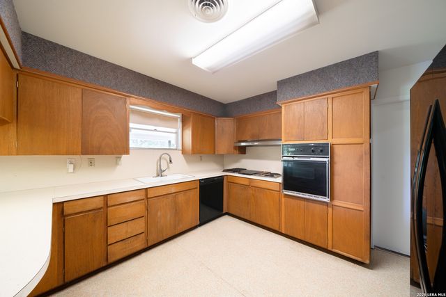 6614 Moss Oak, San Antonio, TX 78229