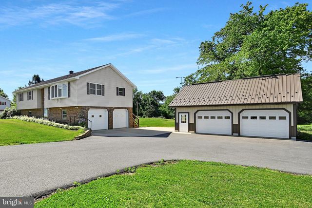722 CANAL RD, Womelsdorf, PA 19567