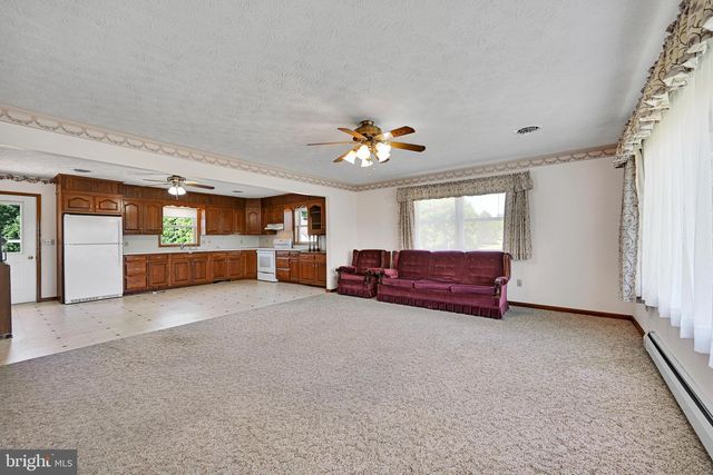 722 CANAL RD, Womelsdorf, PA 19567