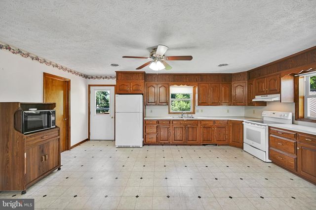 722 CANAL RD, Womelsdorf, PA 19567