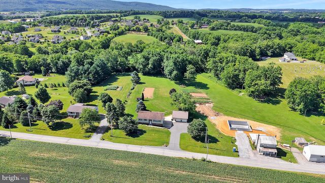 722 CANAL RD, Womelsdorf, PA 19567