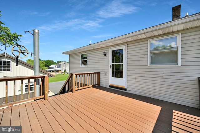 722 CANAL RD, Womelsdorf, PA 19567