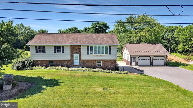 722 CANAL RD, Womelsdorf, PA 19567
