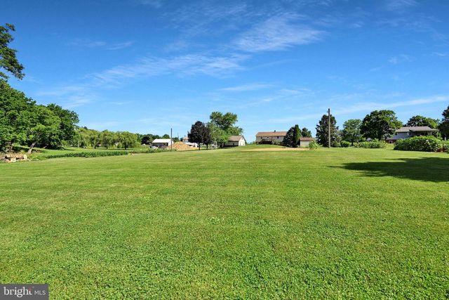 722 CANAL RD, Womelsdorf, PA 19567
