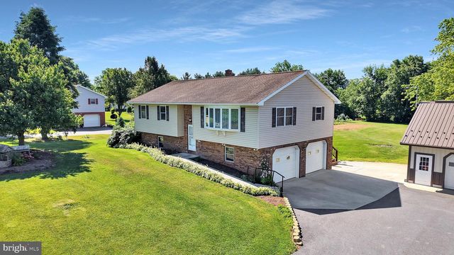722 CANAL RD, Womelsdorf, PA 19567