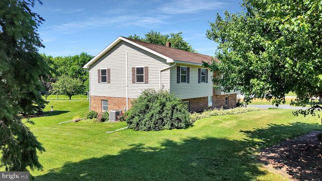 722 CANAL RD, Womelsdorf, PA 19567