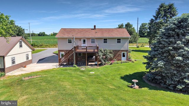 722 CANAL RD, Womelsdorf, PA 19567